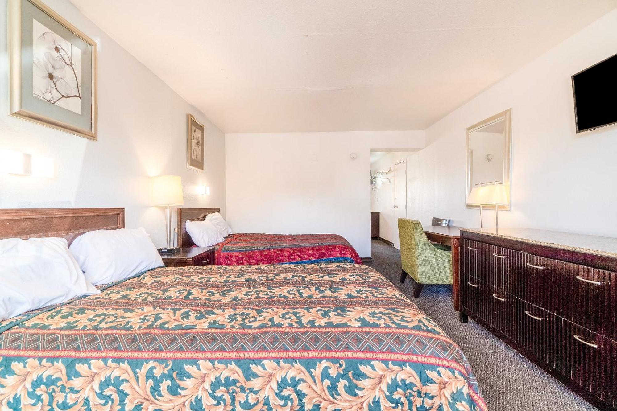 Castle Inn & Suites By Oyo Chickasha Eksteriør billede