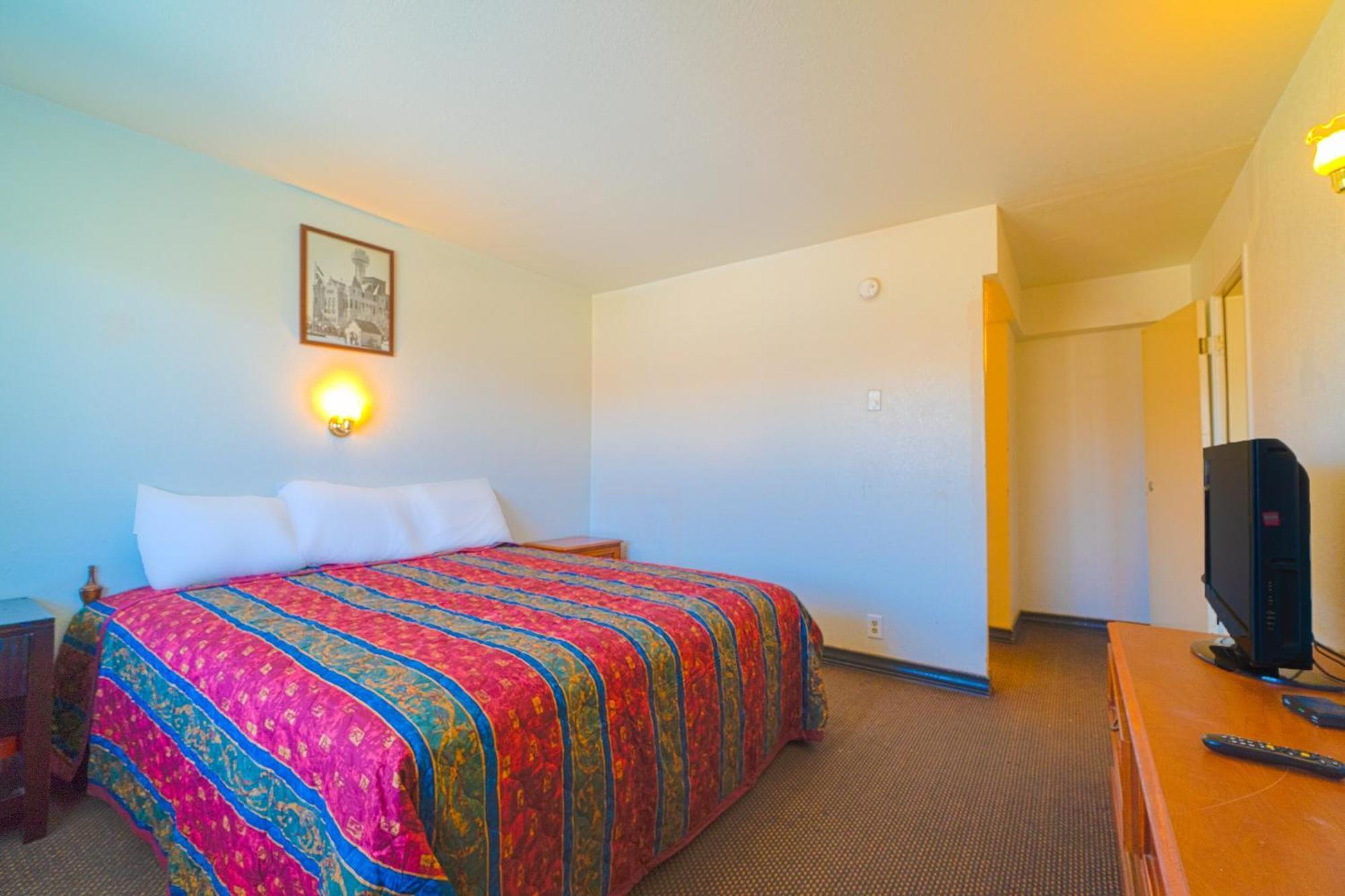 Castle Inn & Suites By Oyo Chickasha Eksteriør billede