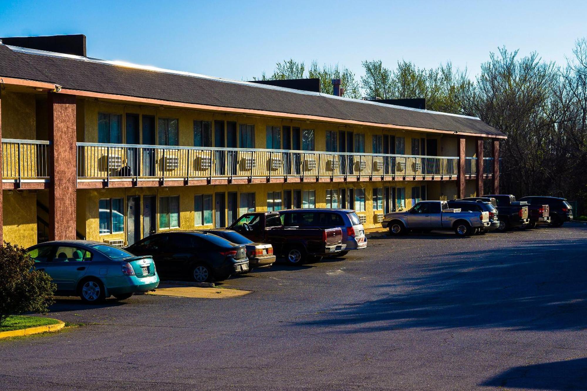 Castle Inn & Suites By Oyo Chickasha Eksteriør billede