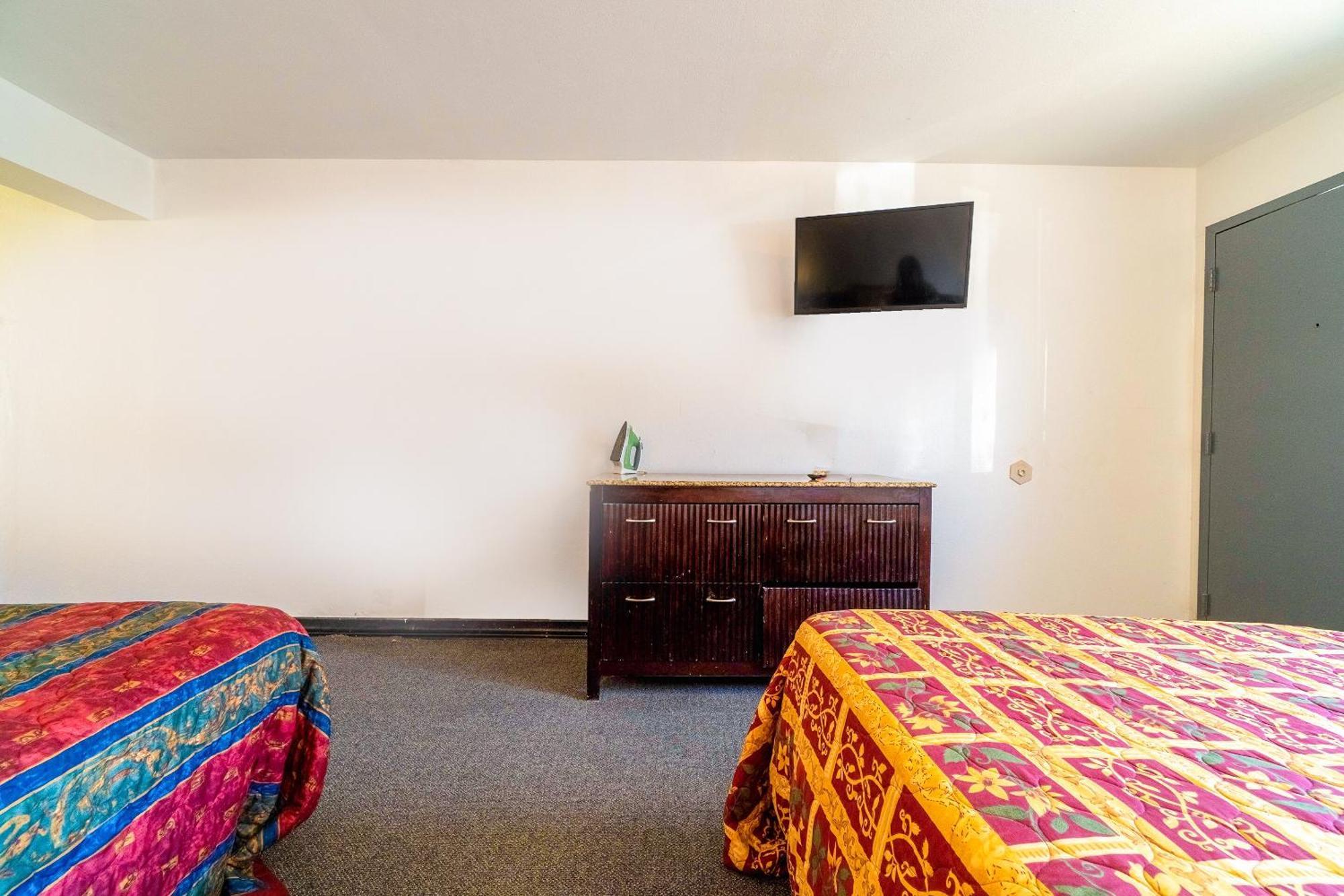 Castle Inn & Suites By Oyo Chickasha Eksteriør billede