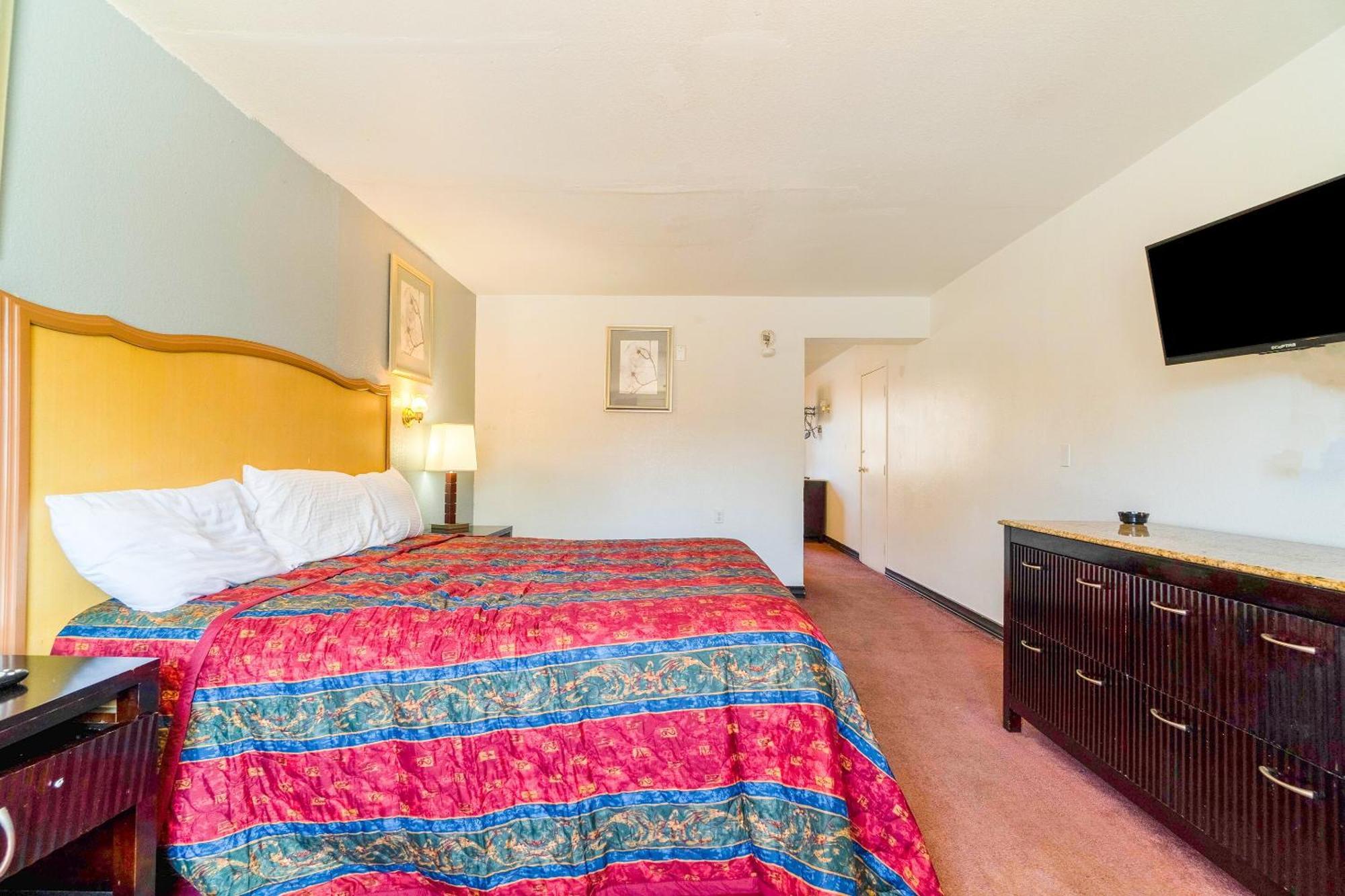 Castle Inn & Suites By Oyo Chickasha Eksteriør billede
