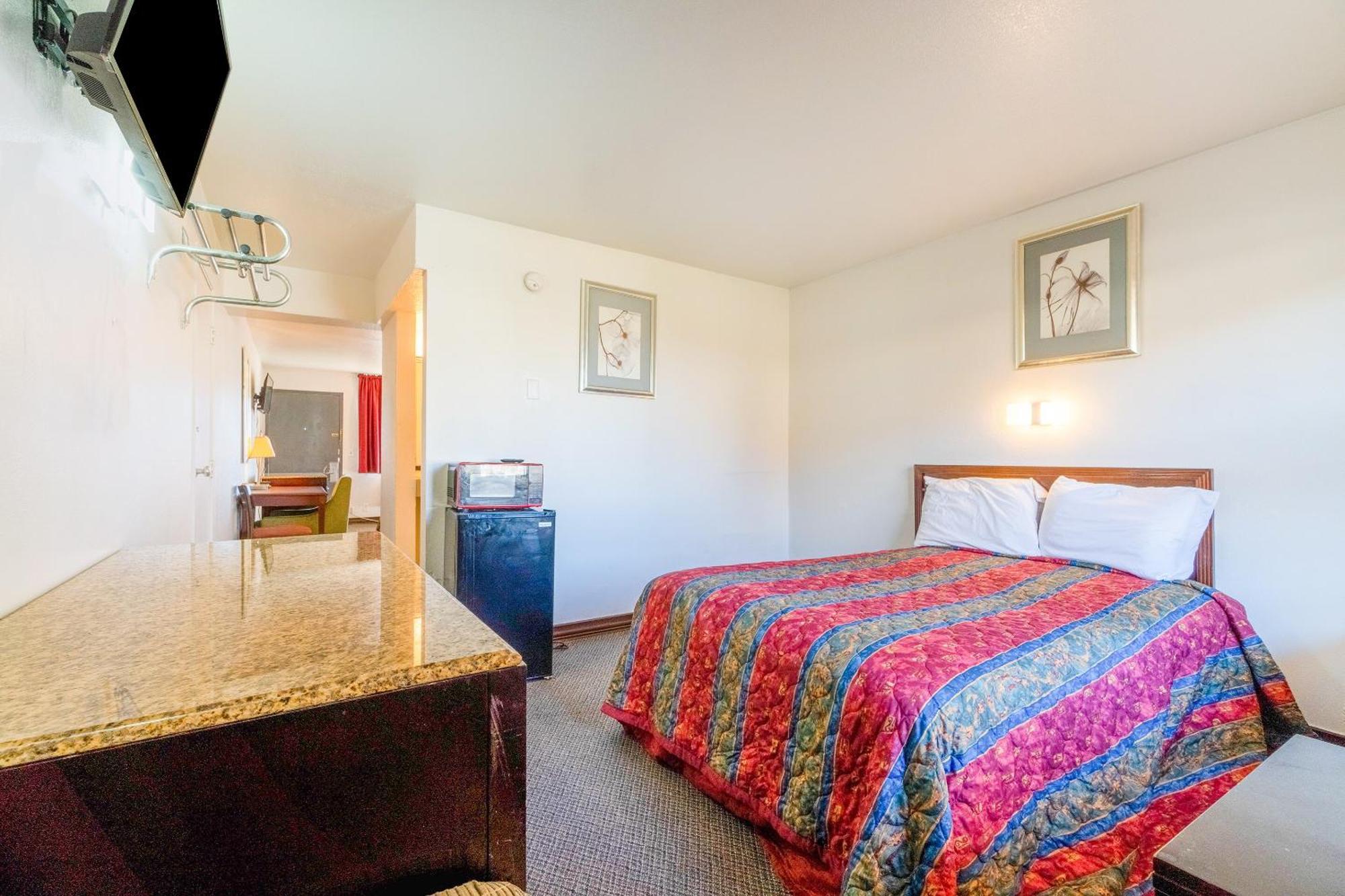 Castle Inn & Suites By Oyo Chickasha Eksteriør billede